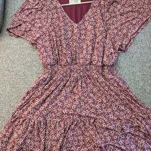 Chic Floral Midi Dress in Purple